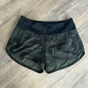 Lululemon shorts size 8